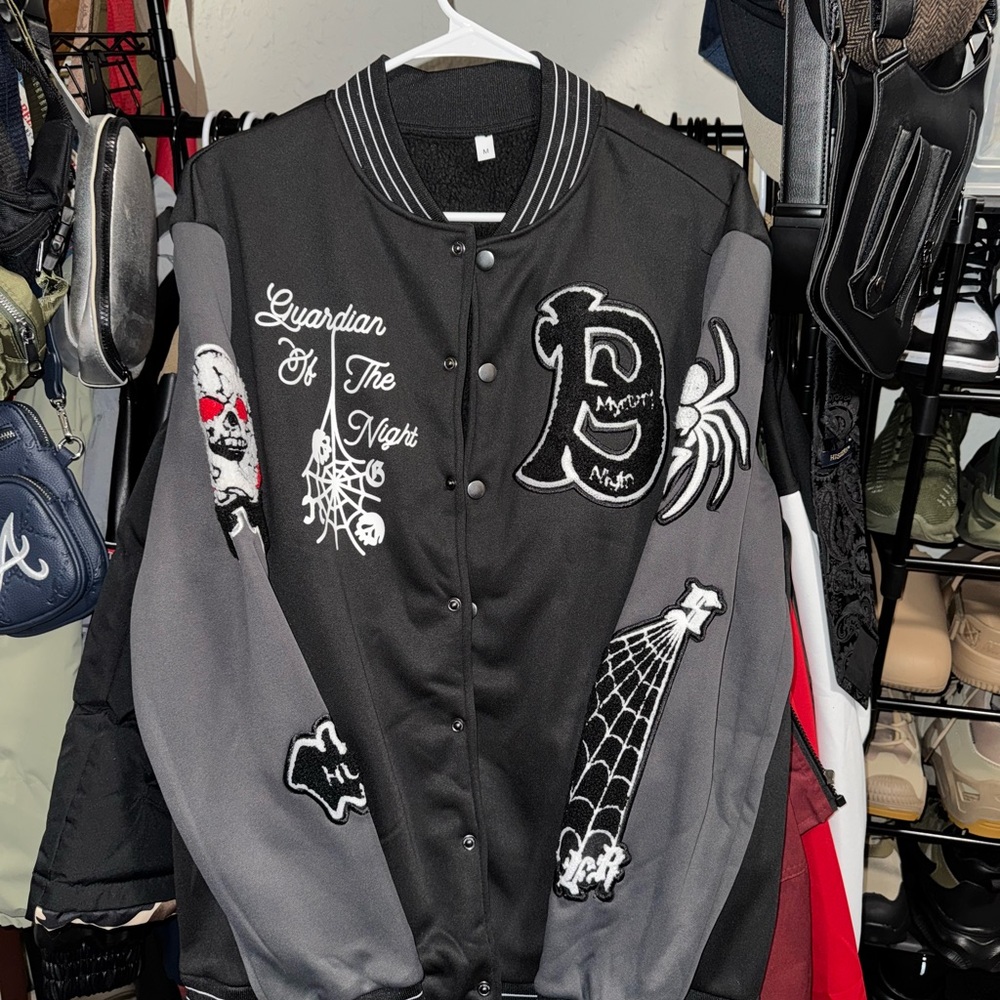 SOLD‼️ Men's Black and Gray Varsity Jacket - Picture 3 of 6